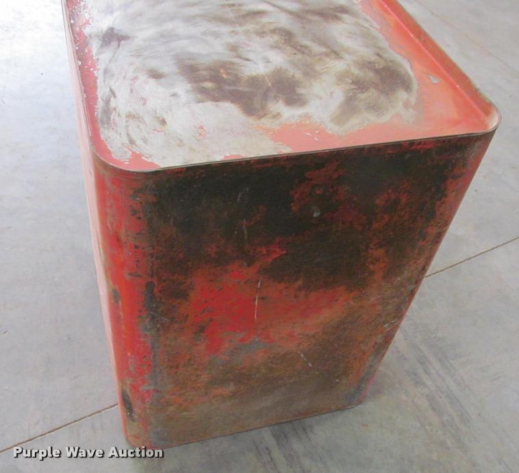 image for item DT9585 (4) fuel tanks