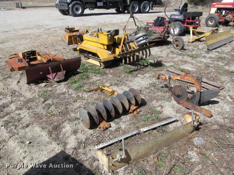 image for item DT9596 Struck mini-dozer