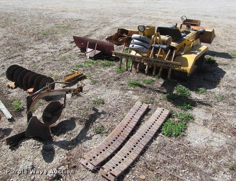 image for item DT9596 Struck mini-dozer