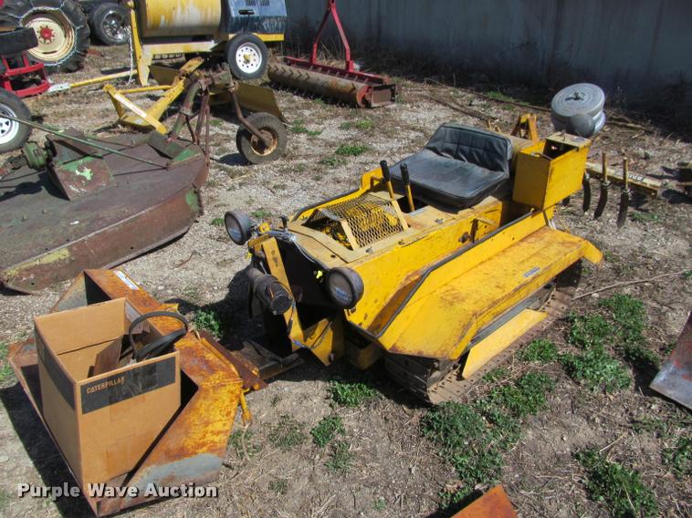 Struck minidozer in Leavenworth, KS Item DT9596 sold Purple Wave