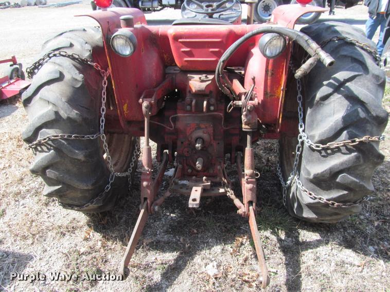 image for item DT9601 International 464 tractor