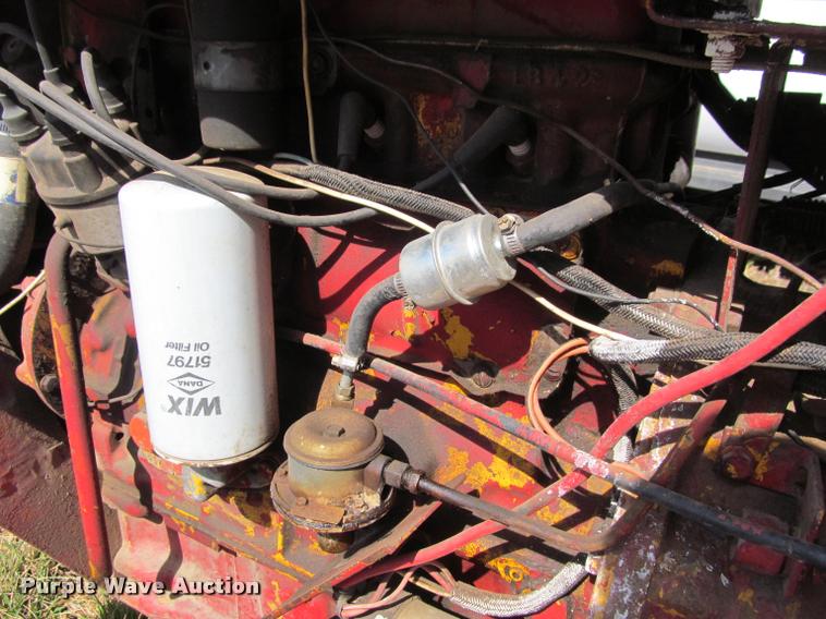 image for item DT9601 International 464 tractor