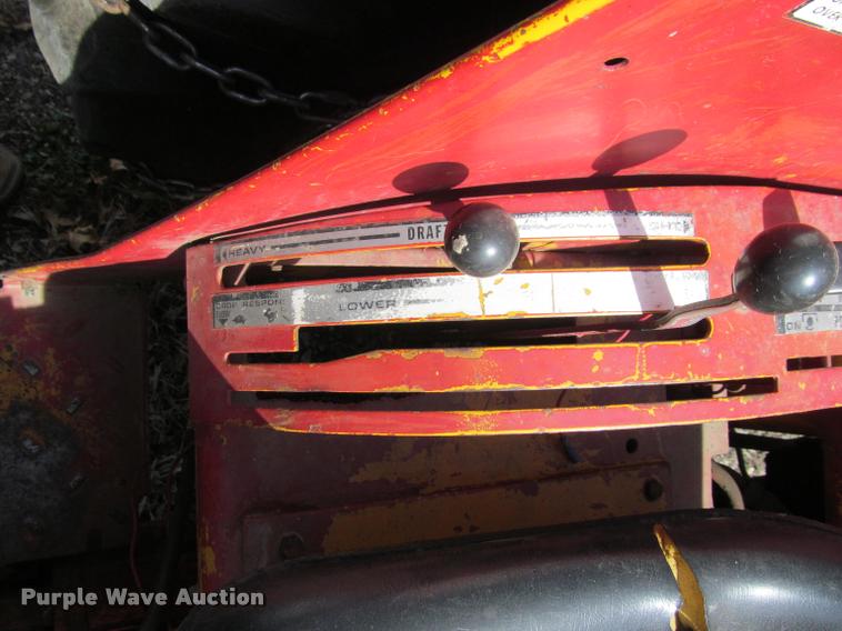 image for item DT9601 International 464 tractor