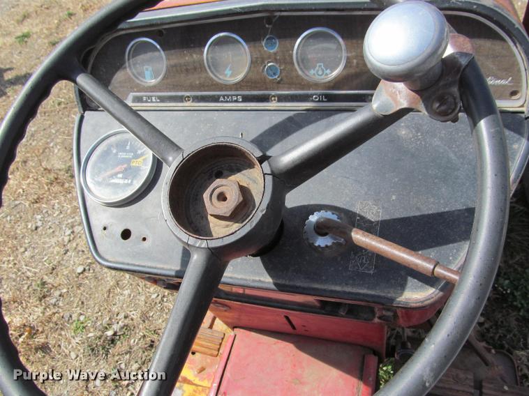 image for item DT9601 International 464 tractor