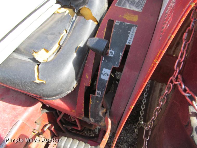 image for item DT9601 International 464 tractor