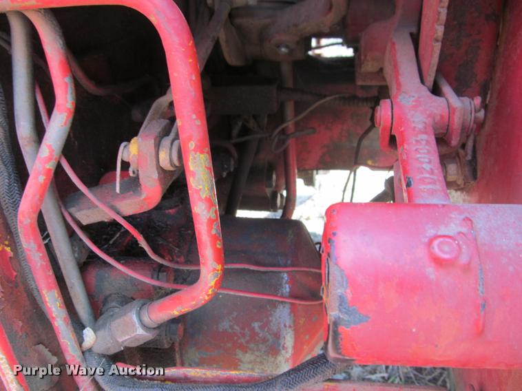 image for item DT9601 International 464 tractor