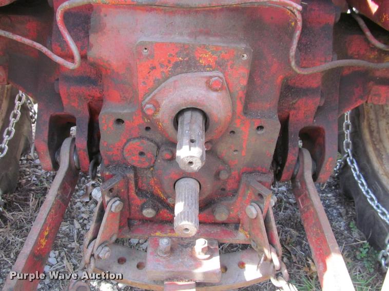 image for item DT9601 International 464 tractor