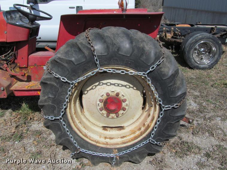 image for item DT9601 International 464 tractor