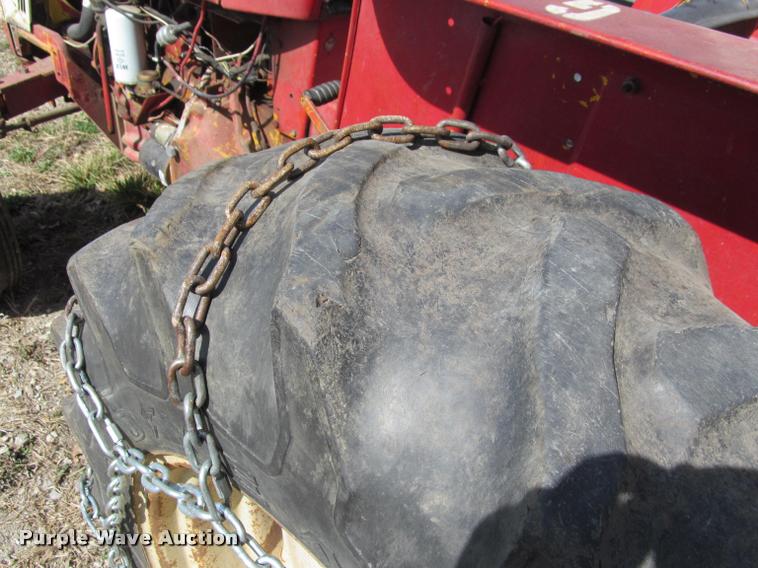 image for item DT9601 International 464 tractor