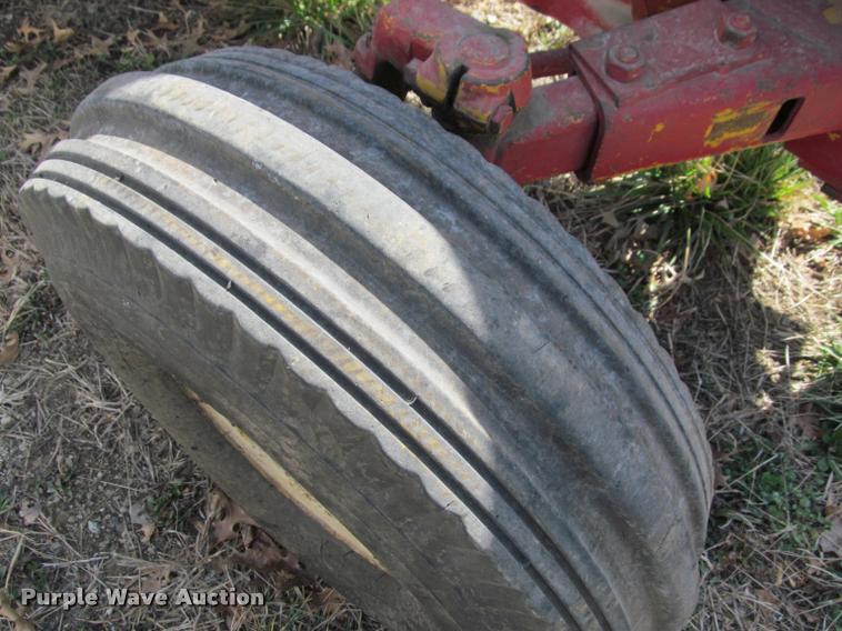 image for item DT9601 International 464 tractor