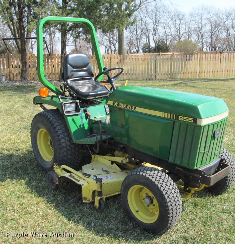 image for item DT9612 1987 John Deere 855 lawn tractor