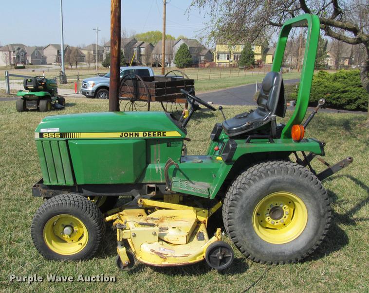 image for item DT9612 1987 John Deere 855 lawn tractor