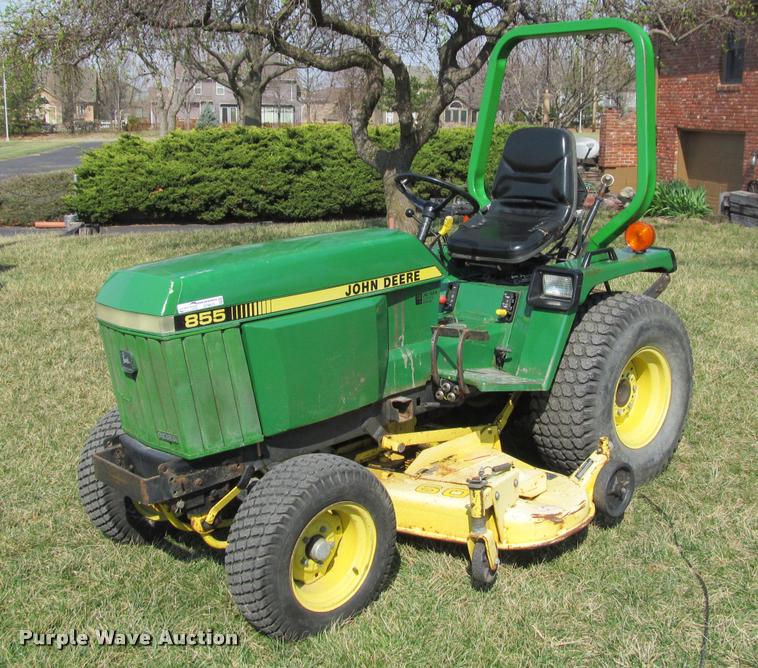 image for item DT9612 1987 John Deere 855 lawn tractor