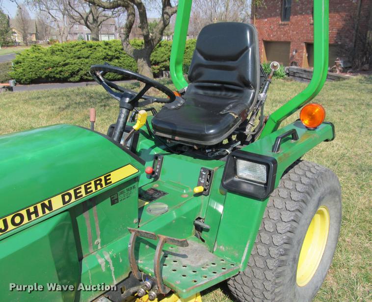 image for item DT9612 1987 John Deere 855 lawn tractor