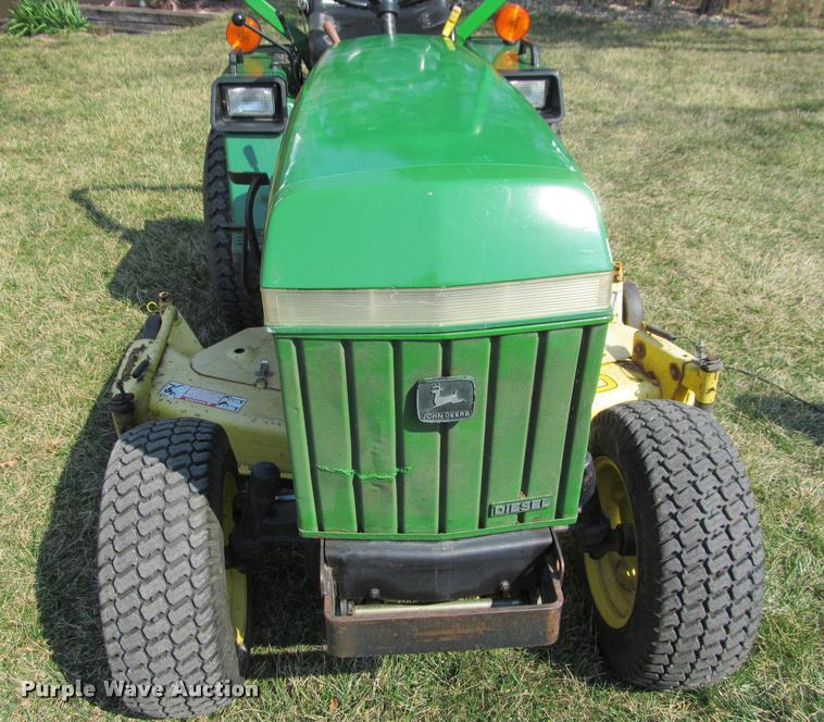 image for item DT9612 1987 John Deere 855 lawn tractor