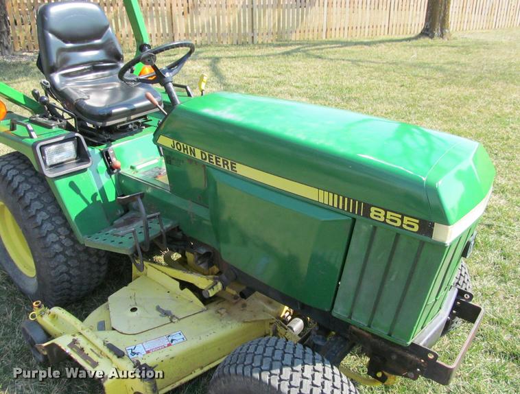 image for item DT9612 1987 John Deere 855 lawn tractor