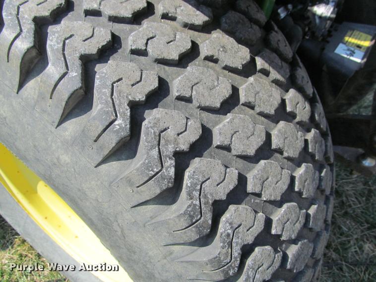 image for item DT9612 1987 John Deere 855 lawn tractor