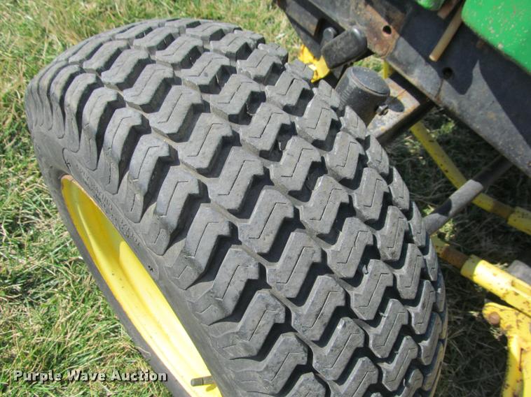 image for item DT9612 1987 John Deere 855 lawn tractor