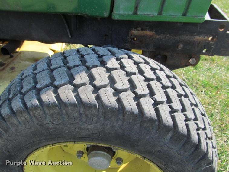 image for item DT9612 1987 John Deere 855 lawn tractor