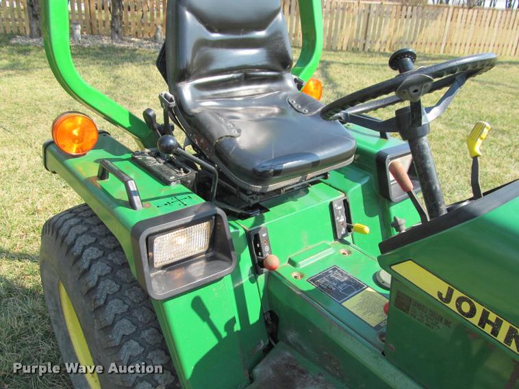 image for item DT9612 1987 John Deere 855 lawn tractor