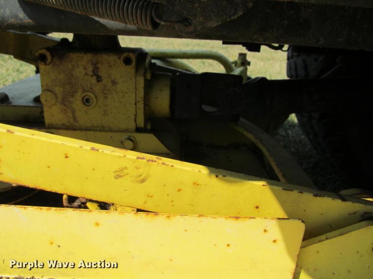 image for item DT9612 1987 John Deere 855 lawn tractor