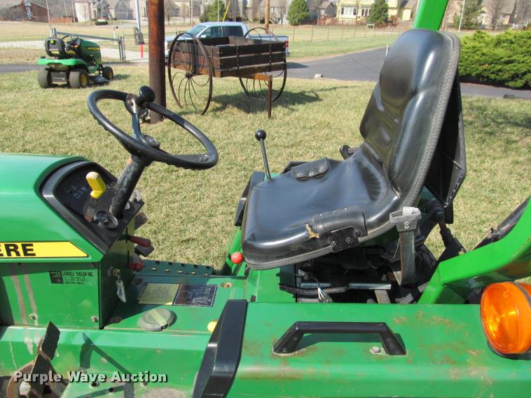 image for item DT9612 1987 John Deere 855 lawn tractor