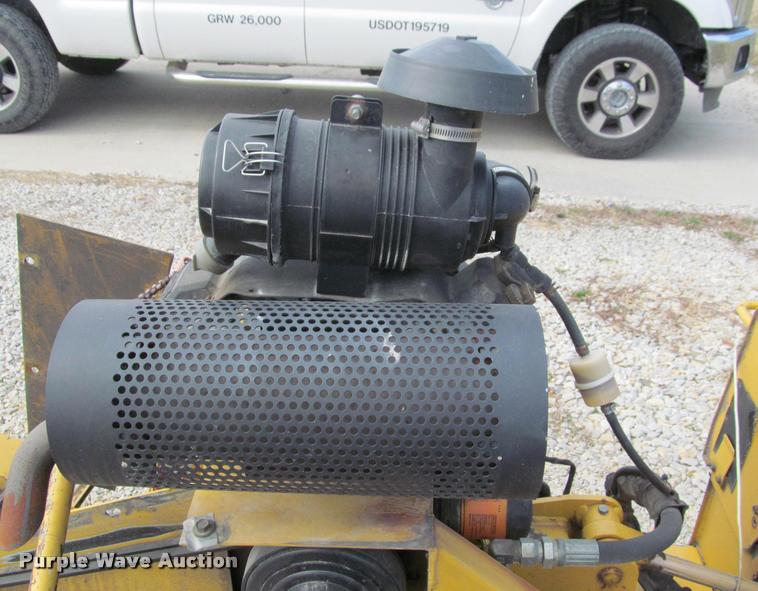 image for item DT9614 2002 Vermeer SC252 stump grinder