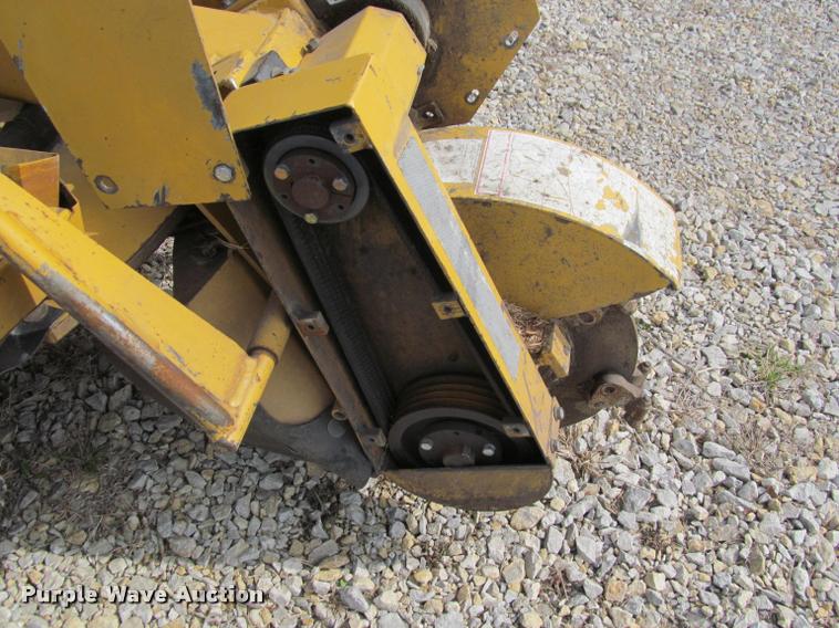image for item DT9614 2002 Vermeer SC252 stump grinder