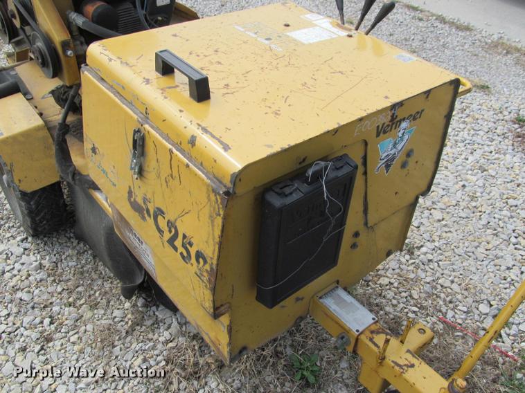 image for item DT9614 2002 Vermeer SC252 stump grinder