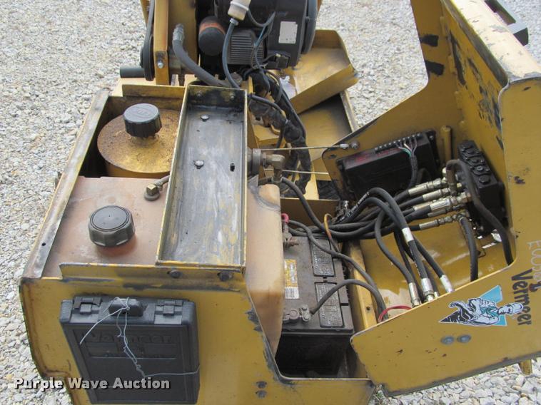 image for item DT9614 2002 Vermeer SC252 stump grinder