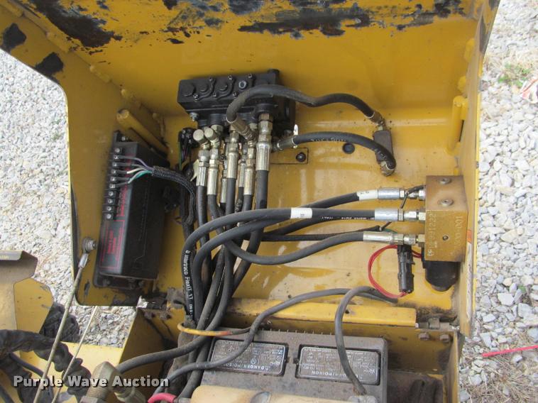 image for item DT9614 2002 Vermeer SC252 stump grinder