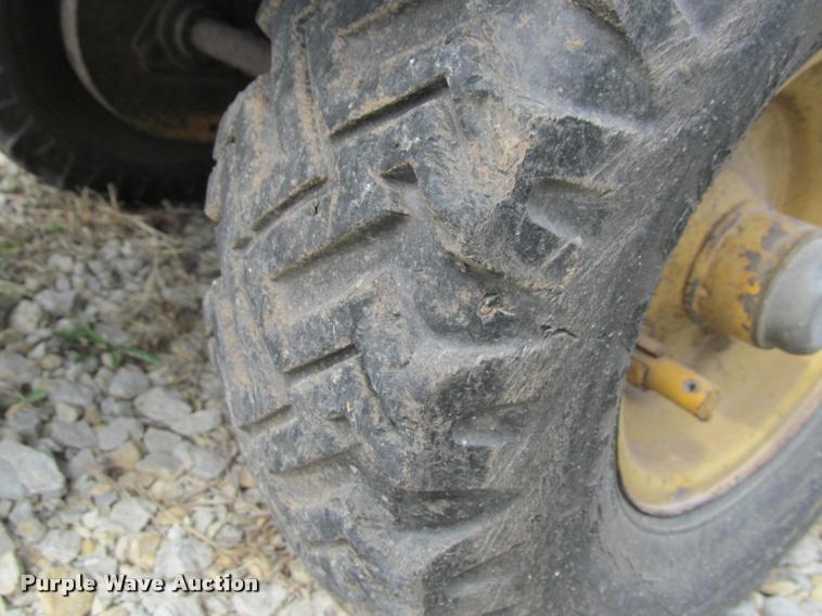 image for item DT9614 2002 Vermeer SC252 stump grinder