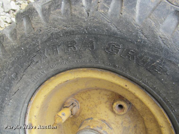 image for item DT9614 2002 Vermeer SC252 stump grinder