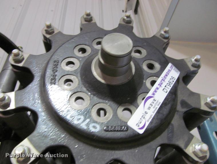 image for item DT9626 RC60 skid steer track hub