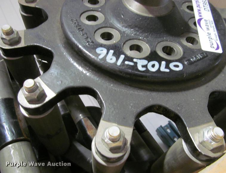 image for item DT9626 RC60 skid steer track hub