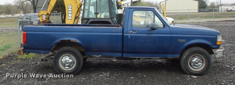 image for item J1514 1995 Ford F250 HD pickup truck
