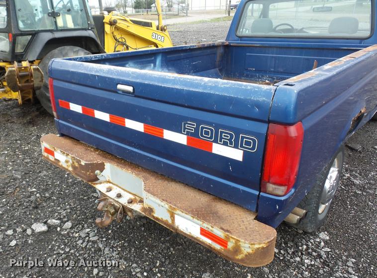 image for item J1514 1995 Ford F250 HD pickup truck
