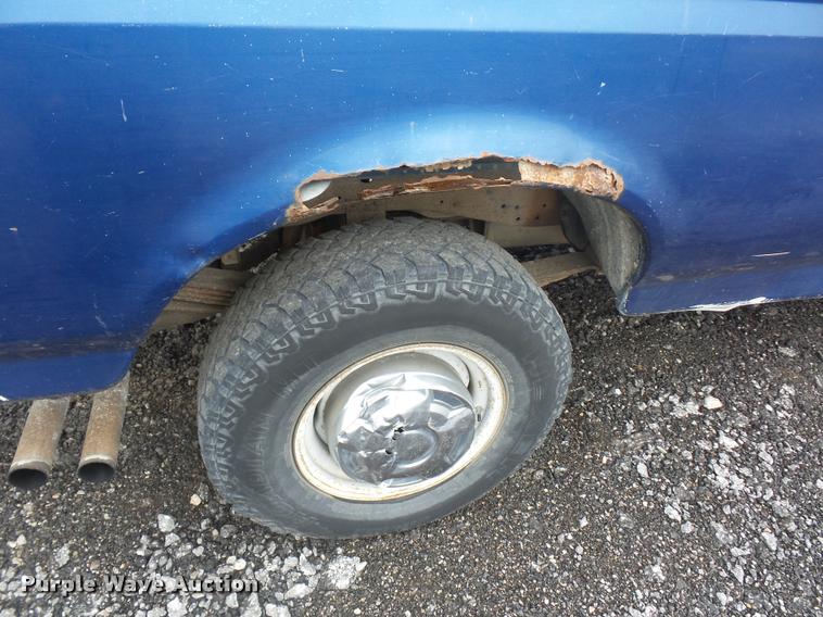 image for item J1514 1995 Ford F250 HD pickup truck