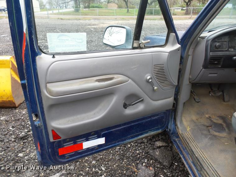 image for item J1514 1995 Ford F250 HD pickup truck