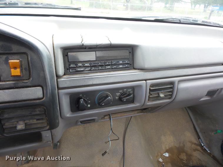 image for item J1514 1995 Ford F250 HD pickup truck