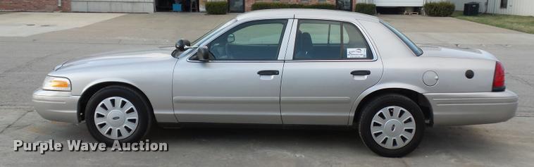image for item J1533 2006 Ford Crown Victoria Police Interceptor