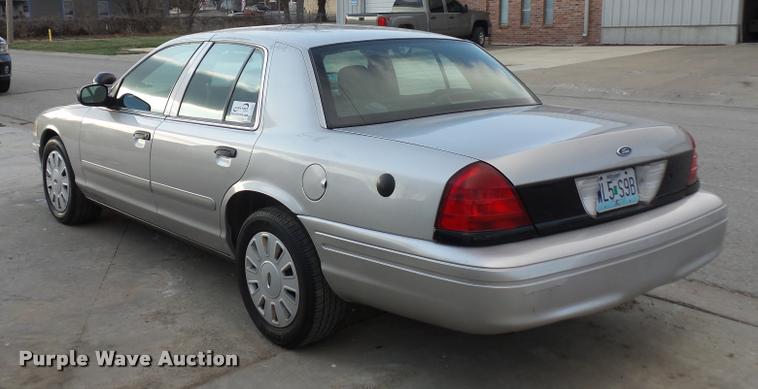 image for item J1533 2006 Ford Crown Victoria Police Interceptor