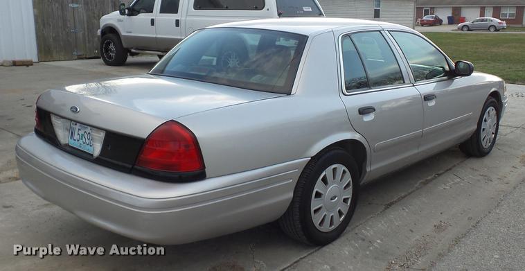 image for item J1533 2006 Ford Crown Victoria Police Interceptor