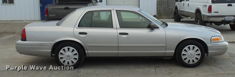 image for item J1533 2006 Ford Crown Victoria Police Interceptor