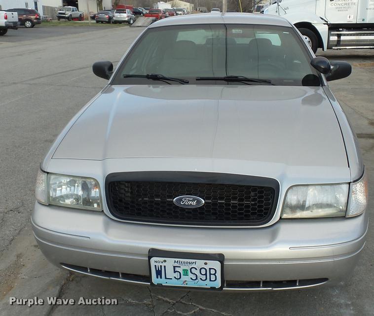 image for item J1533 2006 Ford Crown Victoria Police Interceptor