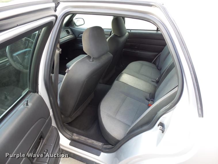 image for item J1533 2006 Ford Crown Victoria Police Interceptor