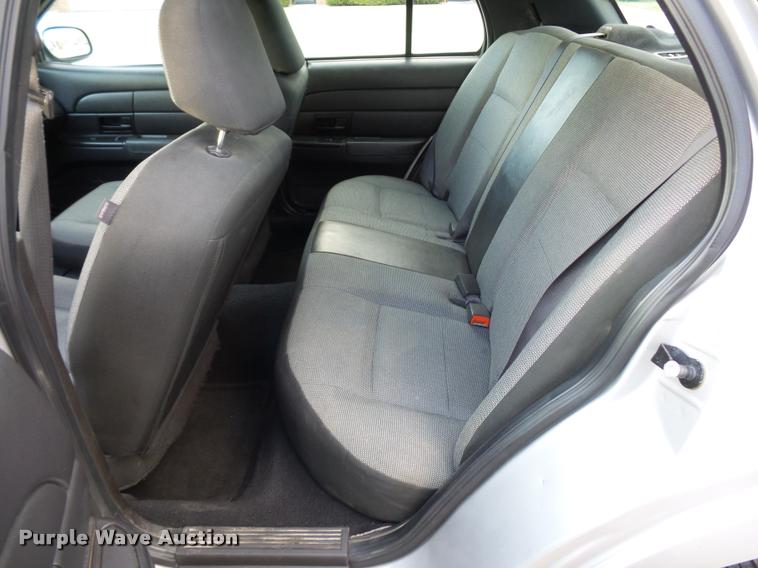 image for item J1533 2006 Ford Crown Victoria Police Interceptor