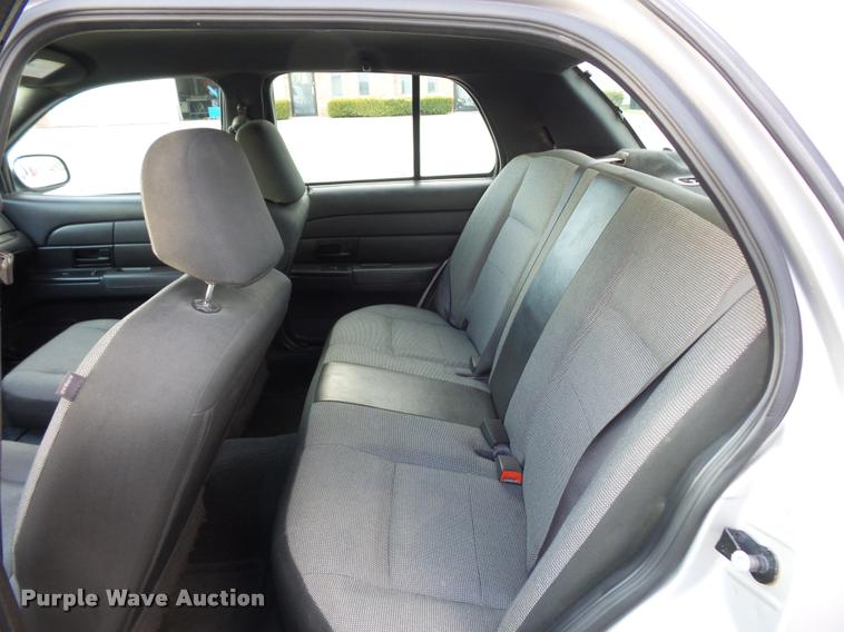 image for item J1533 2006 Ford Crown Victoria Police Interceptor