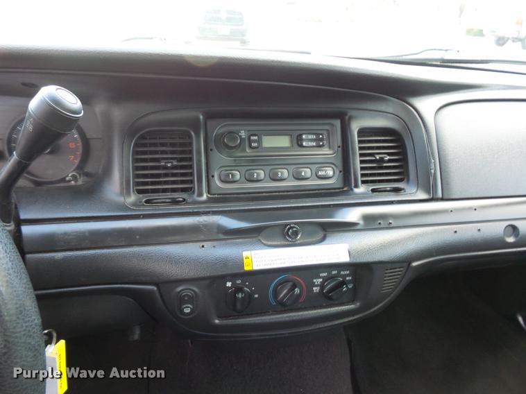 image for item J1533 2006 Ford Crown Victoria Police Interceptor