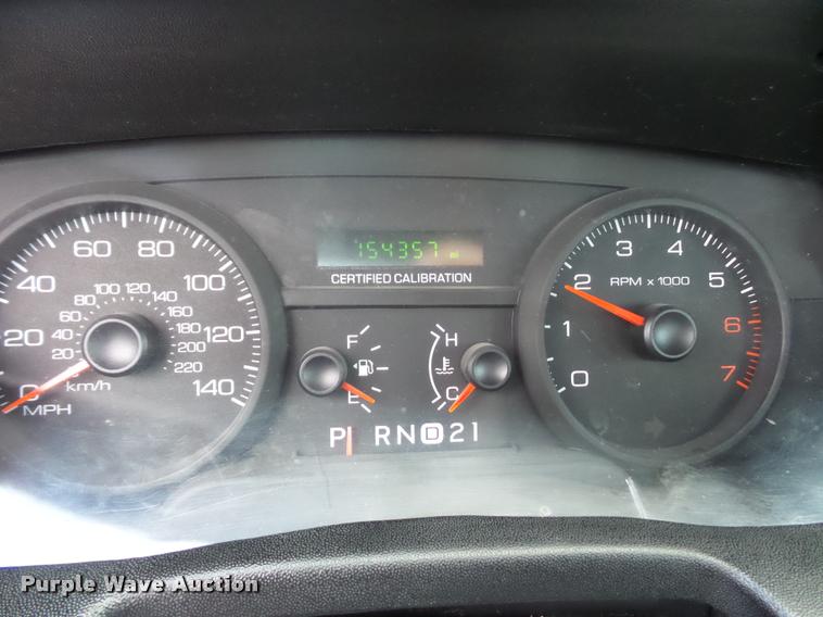 image for item J1533 2006 Ford Crown Victoria Police Interceptor